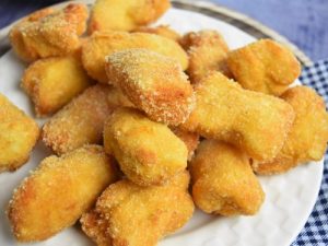 découvrez notre délicieuse recette de nuggets maison, croustillants à l'extérieur et tendres à l'intérieur. idéaux pour un repas en famille ou un apéritif entre amis, suivez nos étapes simples pour réaliser ces petites bouchées savoureuses qui raviront petits et grands.