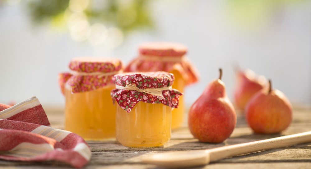 découvrez notre délicieuse compote de fruits, un mélange savoureux de fruits frais cuisinés à la perfection. parfaite pour accompagner vos desserts ou à déguster seule, cette compote naturelle ravira les petits comme les grands. offrez-vous un moment de douceur et de plaisir avec chaque cuillère !