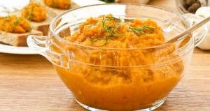 découvrez notre délicieuse purée de carottes aux noisettes, un accompagnement savoureux et réconfortant, parfait pour égayer vos plats. savourez la douceur des carottes mélangée à la richesse des noisettes pour une expérience culinaire unique.