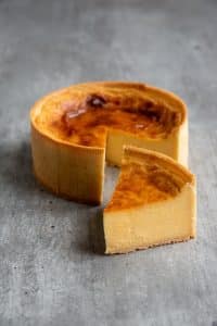 découvrez notre délicieuse recette de flan caramel, un dessert classique et irrésistible à base d'ingrédients simples. apprenez à préparer ce doux délice crémeux, parfaitement caramélisé, qui ravira vos convives à chaque bouchée.