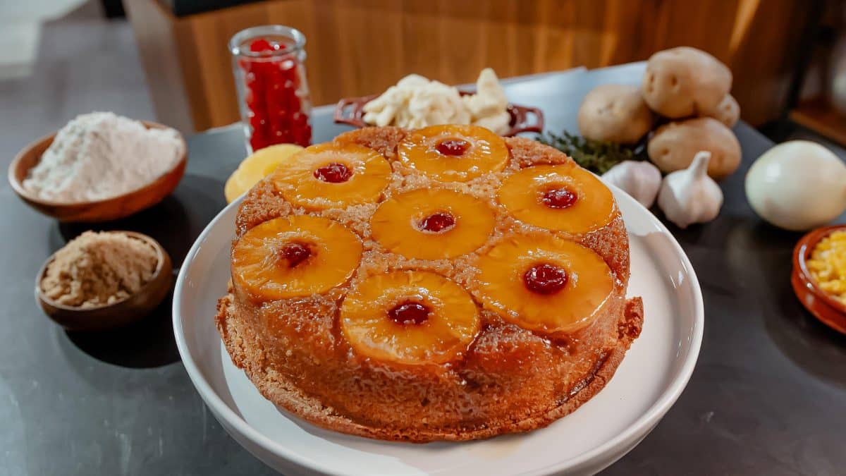 découvrez notre recette facile de gâteau à l'ananas, un dessert moelleux et savoureux qui ravira vos papilles. parfait pour les occasions spéciales ou simplement pour se faire plaisir, ce gâteau allie la douceur de l'ananas à une texture légère. apprenez à le préparer en quelques étapes simples et régalez vos amis et votre famille !