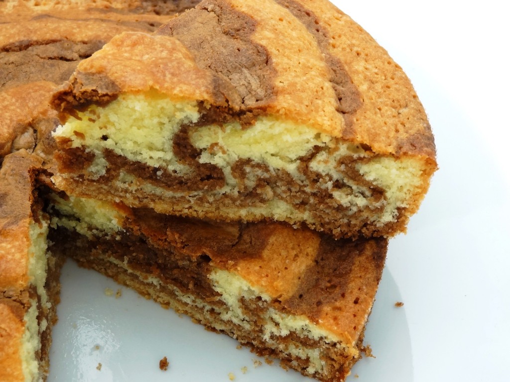 découvrez notre délicieux gâteau marbré, alliant harmonieusement les saveurs du chocolat et de la vanille. parfait pour les gourmands, il saura ravir vos papilles à chaque bouchée. facile à préparer, ce dessert moelleux est idéal pour toutes les occasions.