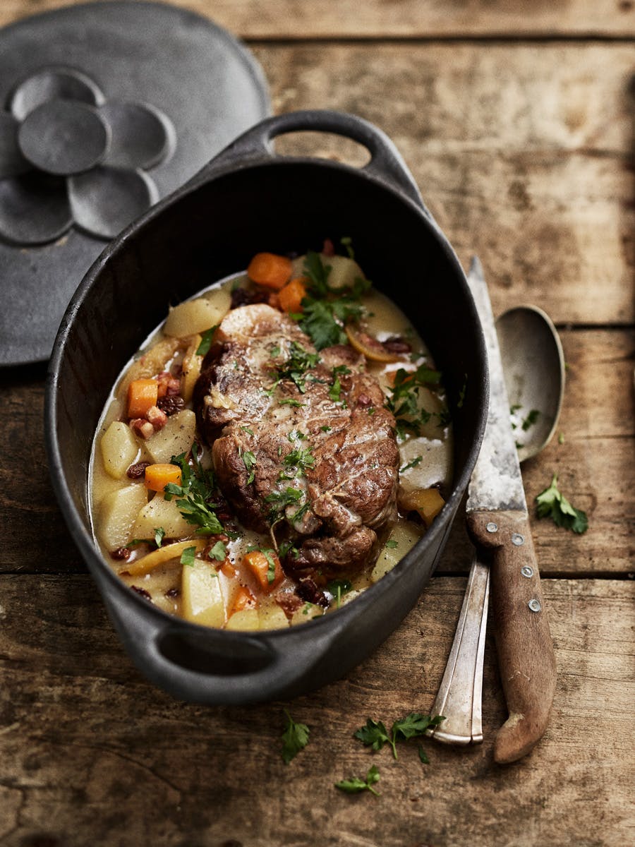 découvrez une délicieuse recette de porc aux poires sucrées-salées, alliant tendreté de la viande et douceur des fruits pour une expérience culinaire inoubliable. idéal pour épater vos invités!